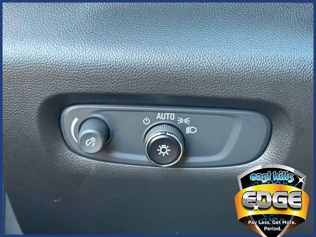 Photo of 2022 Northsky Blue Metallic Chevrolet Traverse