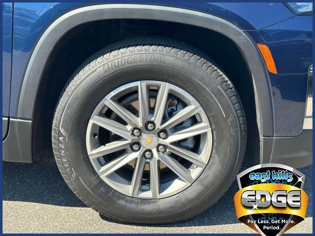 Photo of 2022 Northsky Blue Metallic Chevrolet Traverse
