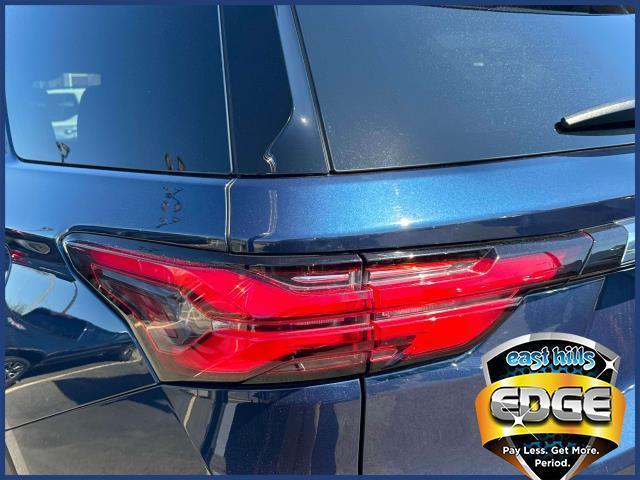 Photo of 2022 Northsky Blue Metallic Chevrolet Traverse