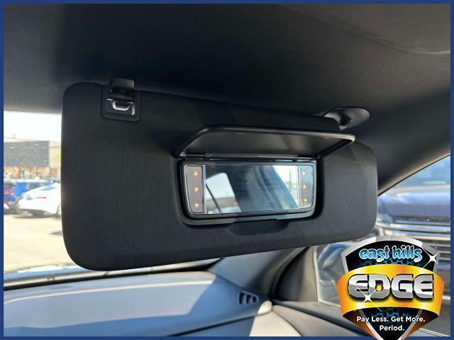 Photo of 2022 Northsky Blue Metallic Chevrolet Traverse