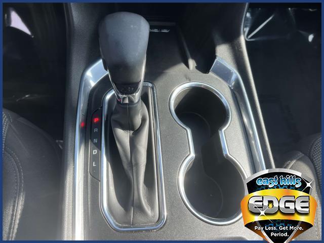 Photo of 2022 Summit White Chevrolet Traverse