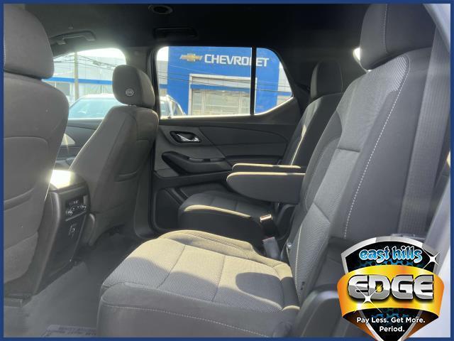 Photo of 2022 Summit White Chevrolet Traverse