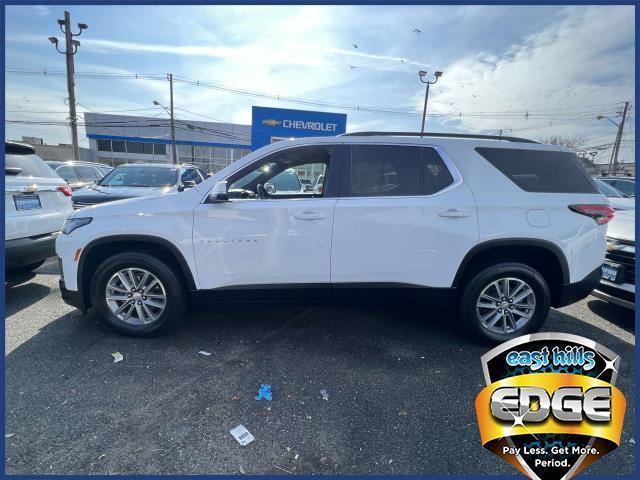 Photo of 2022 Summit White Chevrolet Traverse