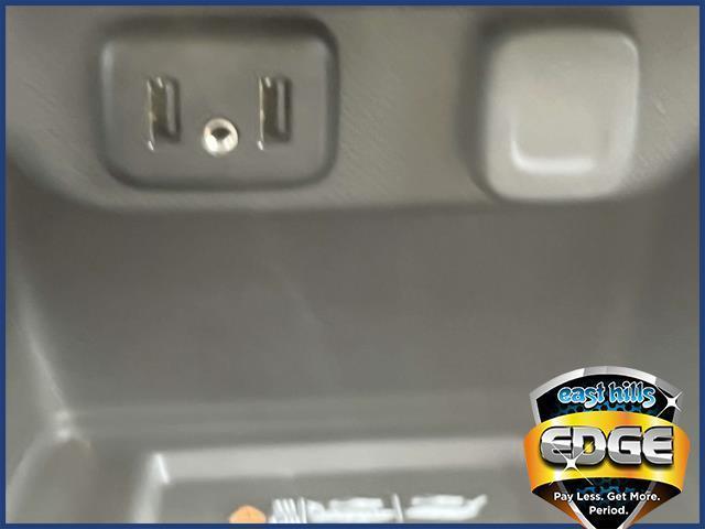 Photo of 2022 Summit White Chevrolet Traverse