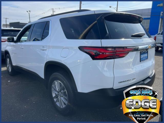 Photo of 2022 Summit White Chevrolet Traverse