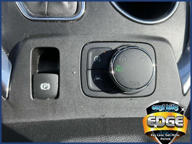 Photo of 2022 Summit White Chevrolet Traverse