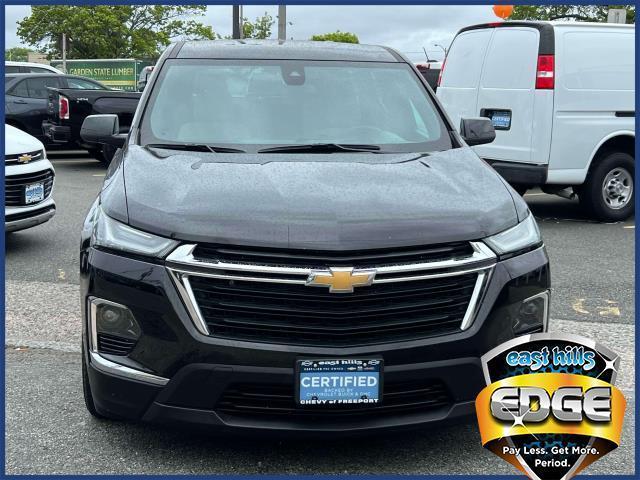 Photo of 2022 Mosaic Black Metallic Chevrolet Traverse