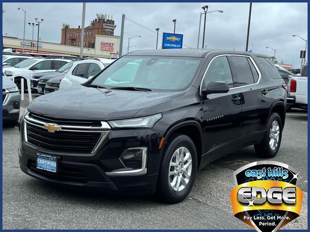 Photo of 2022 Mosaic Black Metallic Chevrolet Traverse