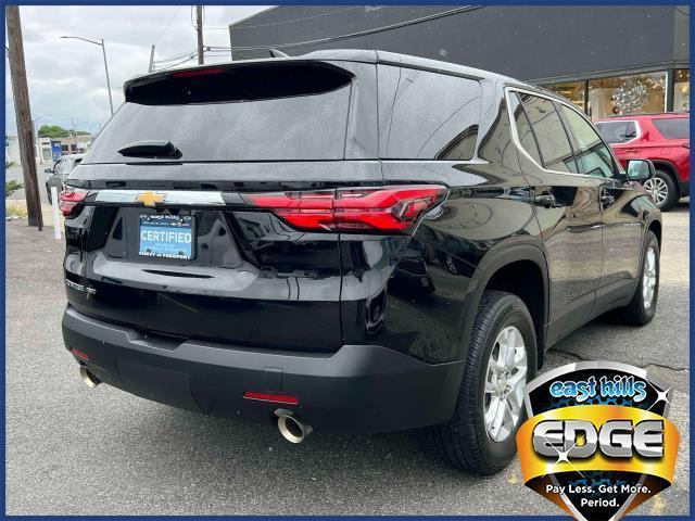 Photo of 2022 Mosaic Black Metallic Chevrolet Traverse