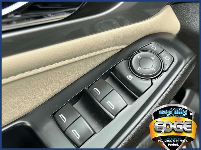 Photo of 2022 Mosaic Black Metallic Chevrolet Traverse