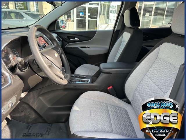 Photo of 2022 Mosaic Black Metallic Chevrolet Equinox