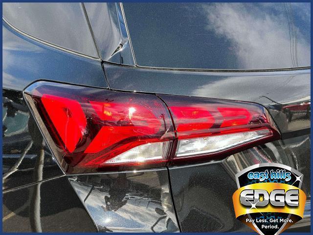 Photo of 2022 Mosaic Black Metallic Chevrolet Equinox