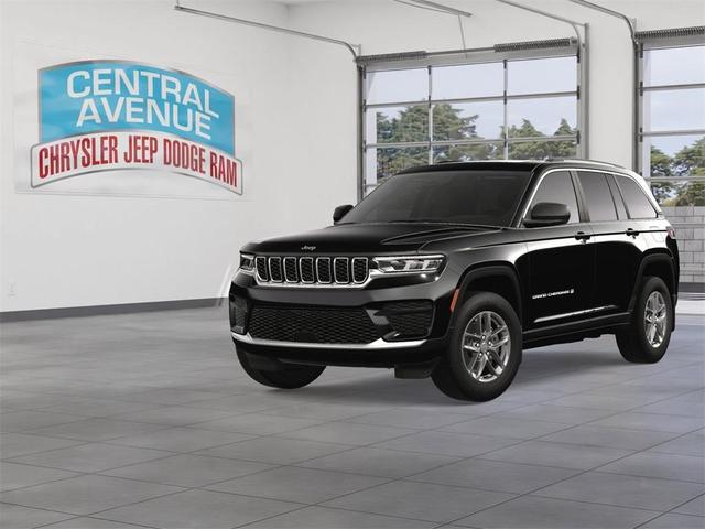 Photo of 2025 Diamond Black Jeep Grand Cherokee