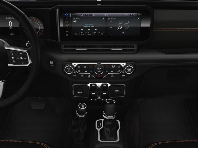 Photo of 2025 Black Clearcoat Jeep Wrangler