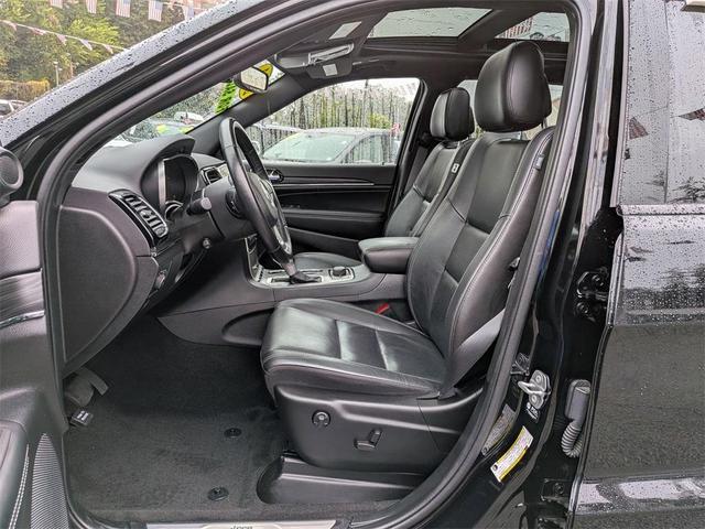 Photo of 2021 Diamond Black Jeep Grand Cherokee