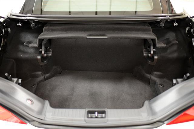 Photo of 2014 White Mercedes-Benz SL-Class