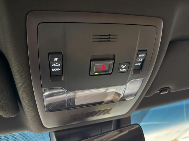 Photo of 2021 Eminent White Pearl Lexus ES 300h