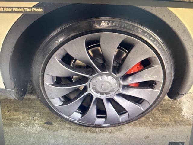Photo of 2022 Pearl White Multi-Coat Tesla Model Y