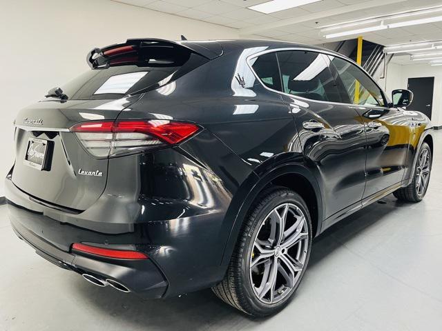 Photo of 2022 Black Maserati Levante