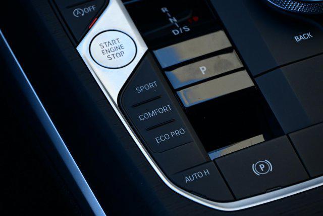 Photo of 2024 Phytonic Blue Metallic BMW 330