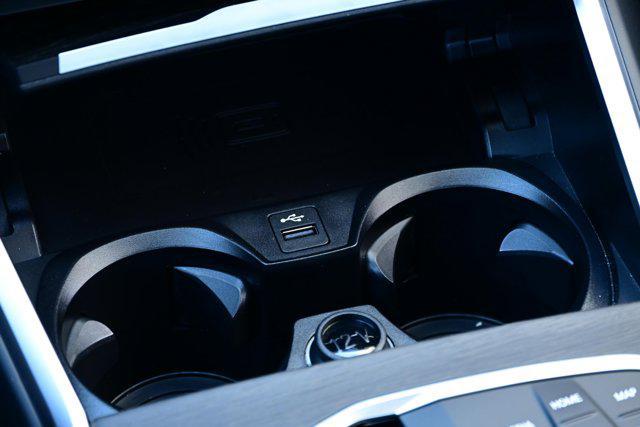 Photo of 2024 Phytonic Blue Metallic BMW 330