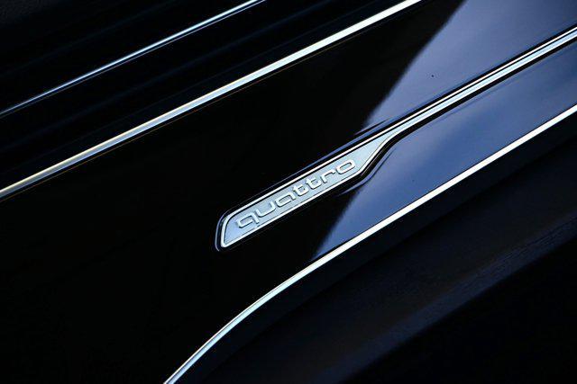 Photo of 2023 Carrara White Audi Q8
