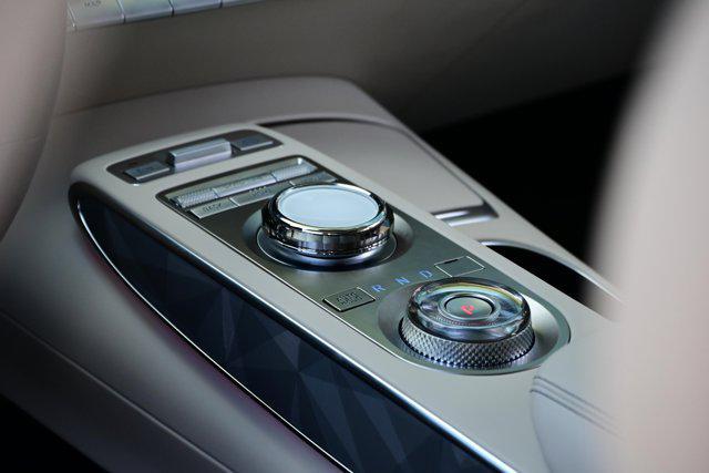 Photo of 2025 Uyuni White Genesis GV70