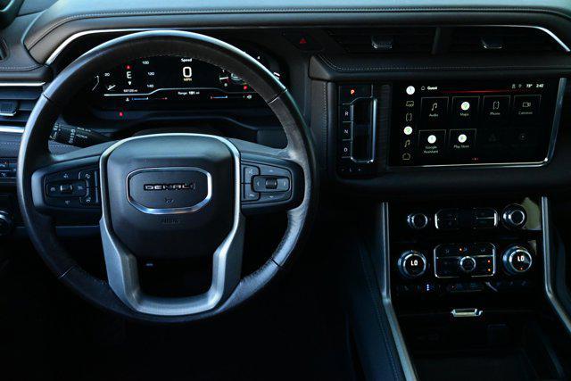 Photo of 2022 White Frost Tricoat GMC Yukon