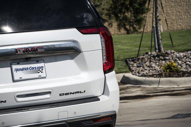 Photo of 2022 White Frost Tricoat GMC Yukon
