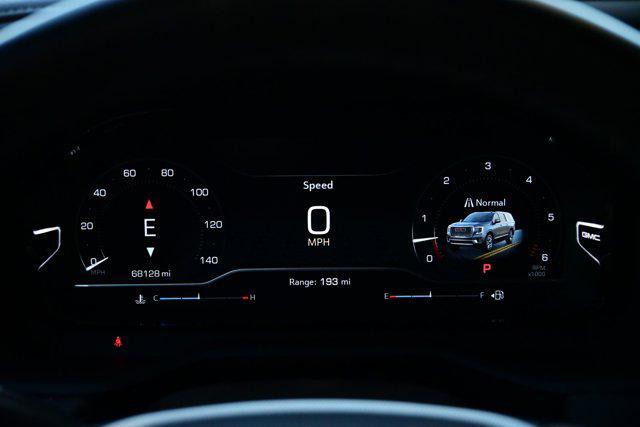 Photo of 2022 White Frost Tricoat GMC Yukon