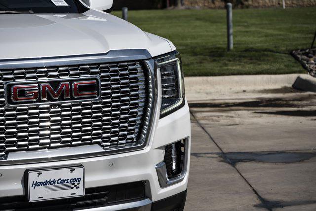 Photo of 2022 White Frost Tricoat GMC Yukon