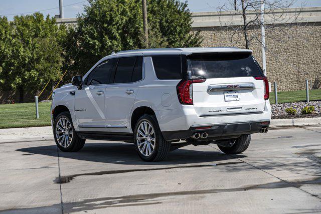 Photo of 2022 White Frost Tricoat GMC Yukon