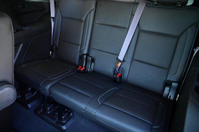 Photo of 2022 White Frost Tricoat GMC Yukon