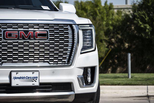 Photo of 2022 White Frost Tricoat GMC Yukon