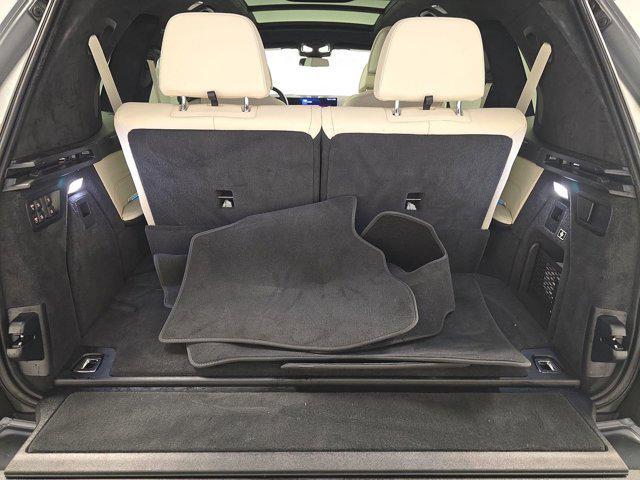 Photo of 2024 Frozen Pure Grey Metallic BMW X7