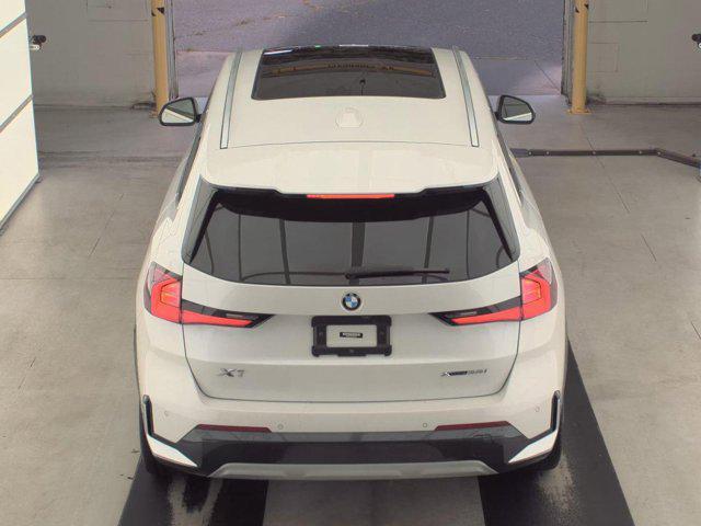 Photo of 2023 Mineral White Metallic BMW X1