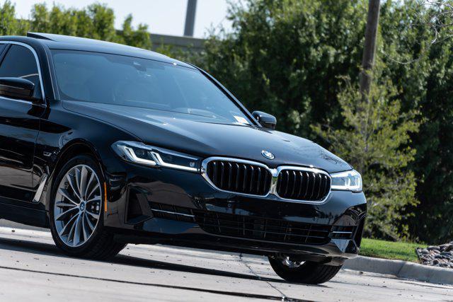 Photo of 2023 Black Sapphire Metallic BMW 530e