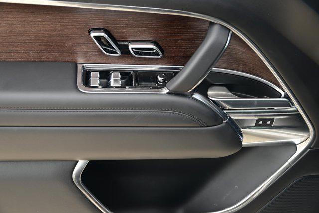 Photo of 2023 Silicon Silver Premium Metallic Land Rover Range Rover