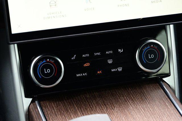 Photo of 2023 Silicon Silver Premium Metallic Land Rover Range Rover