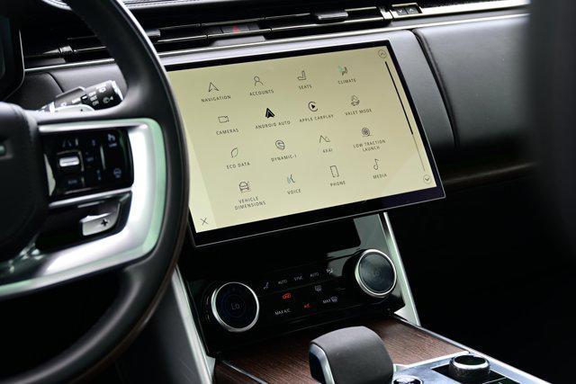 Photo of 2023 Silicon Silver Premium Metallic Land Rover Range Rover