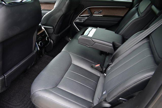 Photo of 2023 Silicon Silver Premium Metallic Land Rover Range Rover