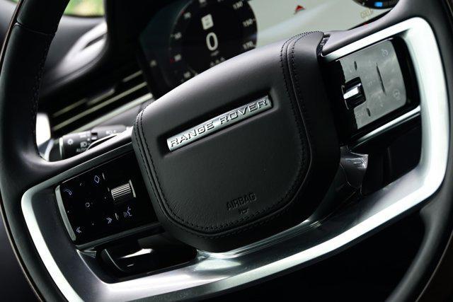 Photo of 2023 Silicon Silver Premium Metallic Land Rover Range Rover