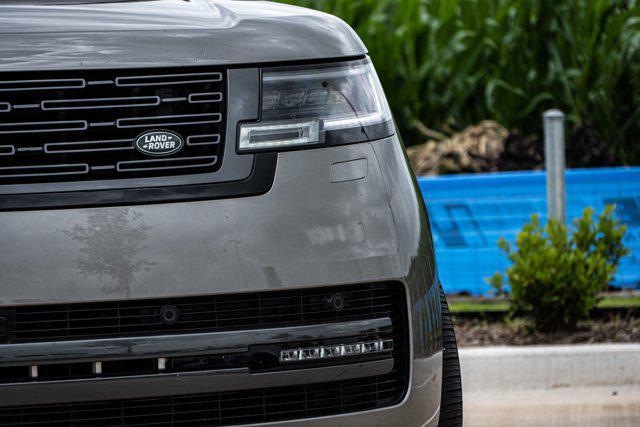 Photo of 2023 Silicon Silver Premium Metallic Land Rover Range Rover