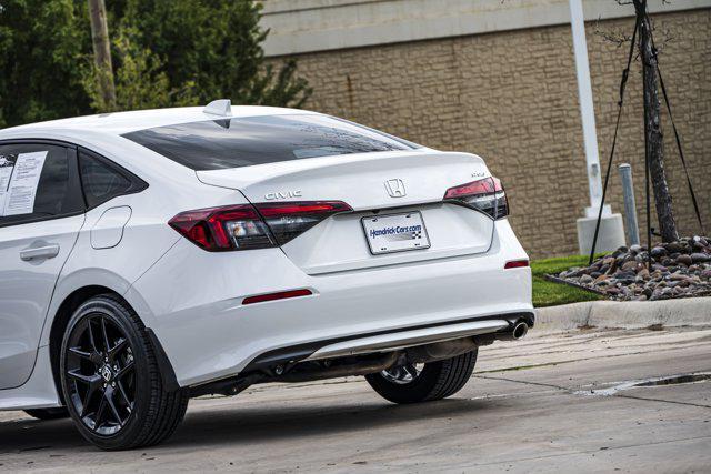 Photo of 2025 Platinum White Pearl Honda Civic