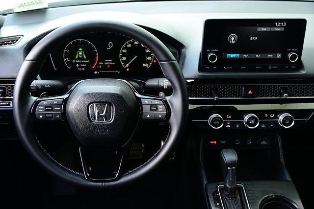 Photo of 2025 Platinum White Pearl Honda Civic