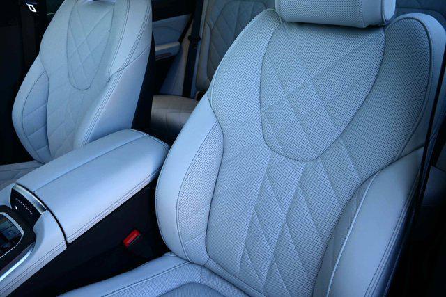 Photo of 2025 Skyscraper Grey Metallic BMW X5 PHEV