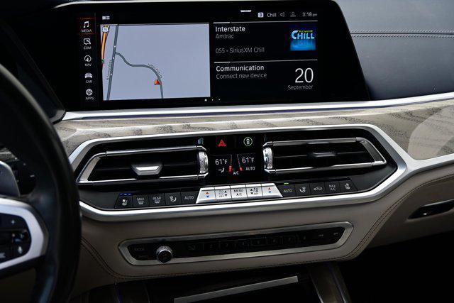Photo of 2022 Alpine White BMW X7