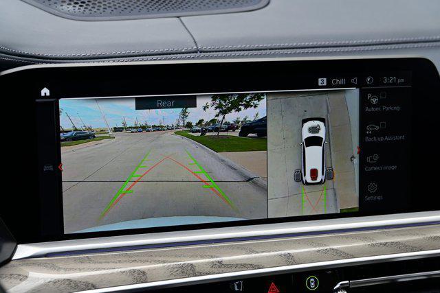 Photo of 2022 Alpine White BMW X7
