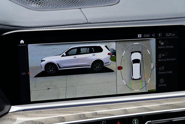 Photo of 2022 Alpine White BMW X7