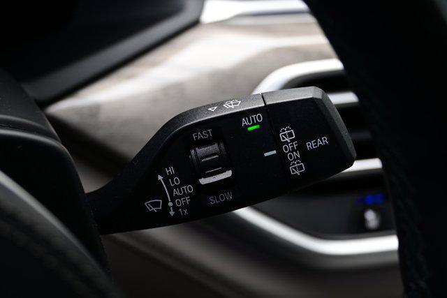 Photo of 2022 Alpine White BMW X7